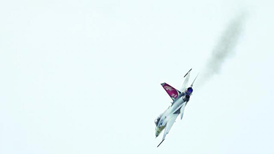 ■經國號戰機疑撞鳥,機師啟動APU急降。
■經國號戰機疑撞鳥,機師啟動APU急降。