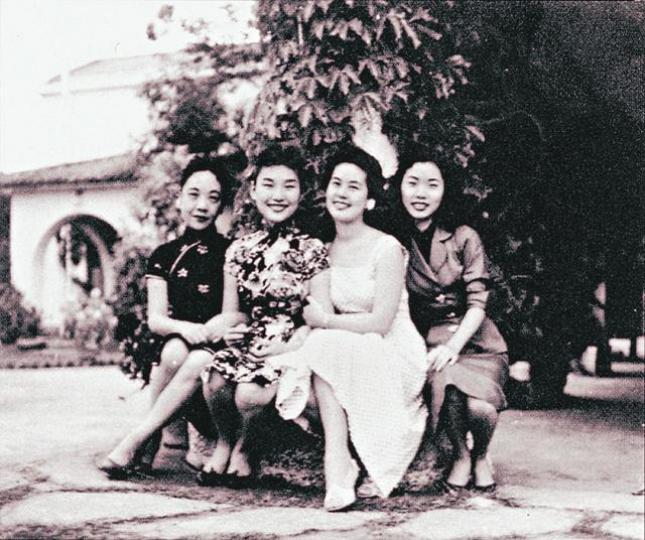 ■左起:汪淑衛、方逸華、林黛、潘秀瓊是50年代同期新秀。■方逸華生前最信任和疼愛胞妹Jenny(左)和Meiji。 ■左起:汪淑衛、方逸華、林黛、潘秀瓊是50年代同期新秀。■方逸華生前最信任和疼愛胞妹Jenny(左)和Meiji。