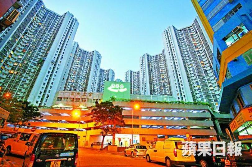 ■康翠臺一個三房間隔單位,上月登記以830萬元連地價易手,呎價10,964元。李潤芳攝 ■康翠臺一個三房間隔單位,上月登記以830萬元連地價易手,呎價10,964元。李潤芳攝