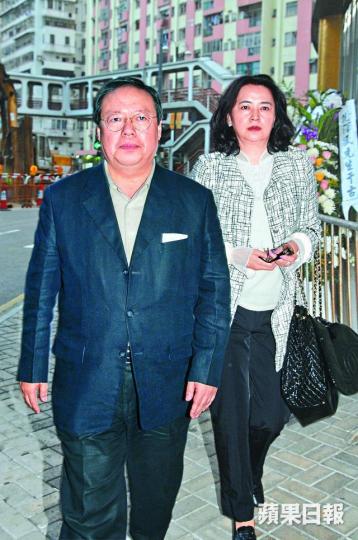 ■何志平涉嫌干犯聯邦法律被拘禁在紐約;其妻胡慧中至今仍未現身。資料圖片■大都會懲教中心天台是囚犯放風地方。互聯網■懲教中心大多數囚室是上下格床,有一小扇窗。 ■何志平涉嫌干犯聯邦法律被拘禁在紐約;其妻胡慧中至今仍未現身。資料圖片■大都會懲教中心天台是囚犯放風地方。互聯網■懲教中心大多數囚室是上下格床,有一小扇窗。