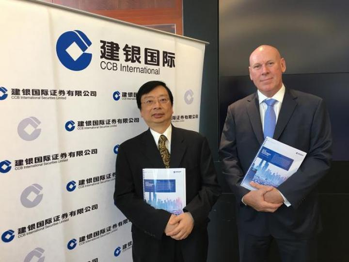 ■左為建銀國際證券研究部董事總經理及主管蘇國堅
■左為建銀國際證券研究部董事總經理及主管蘇國堅