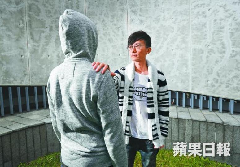 ■Thomas(左)因太太患愛滋病逝,未敢表露身份;感染者Duncan(右)則決定出鏡,盼爭取平等待遇。謝榮耀攝 ■Thomas(左)因太太患愛滋病逝,未敢表露身份;感染者Duncan(右)則決定出鏡,盼爭取平等待遇。謝榮耀攝