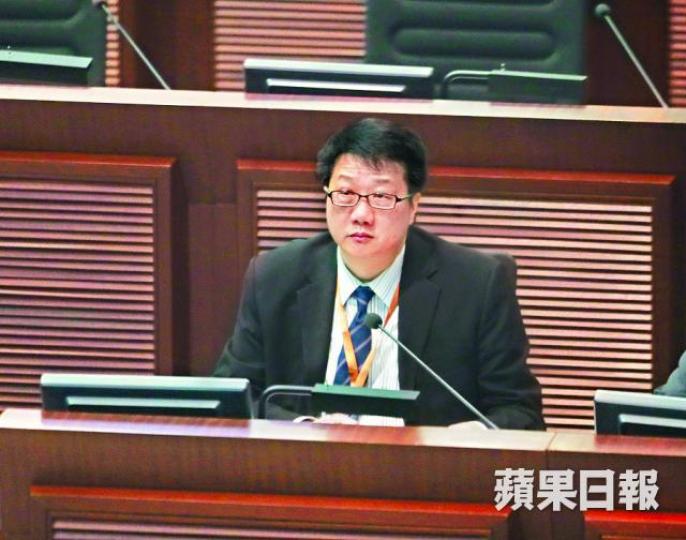■民政事務局副局長陳積志承認處理追討事件上有欠公允。 ■民政事務局副局長陳積志承認處理追討事件上有欠公允。