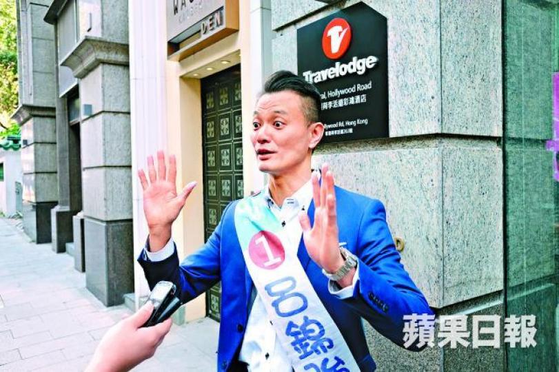 ■呂錦強昨日中午突然拒絕回應記者提問。
■呂錦強昨日中午突然拒絕回應記者提問。