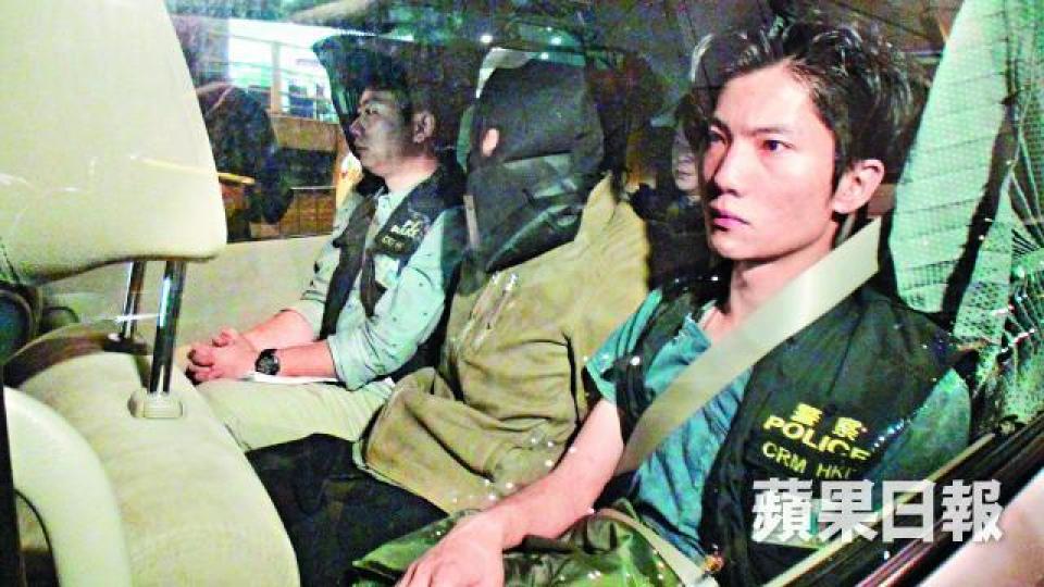 ■涉嫌非法禁錮的疑犯昨被蒙頭帶署,通宵扣查。
■涉嫌非法禁錮的疑犯昨被蒙頭帶署,通宵扣查。