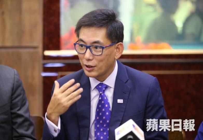 ■領展出售旗下17個商場套現230億元,王國龍指將用於香港及中國內地一線城市的新投資機會。 ■領展出售旗下17個商場套現230億元,王國龍指將用於香港及中國內地一線城市的新投資機會。