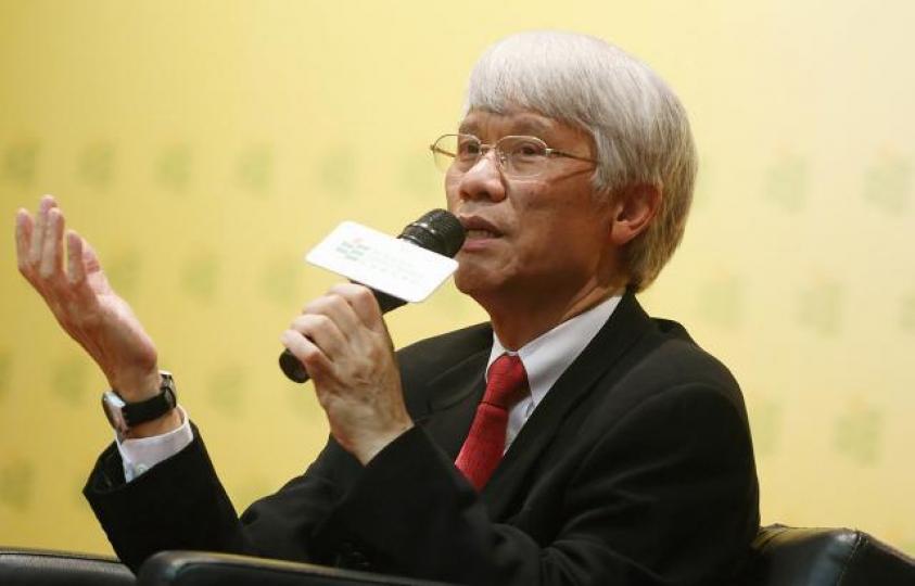 ■任志剛早前連環發鴻文,暗批前財政司司長曾俊華。 資料圖片 ■任志剛早前連環發鴻文,暗批前財政司司長曾俊華。 資料圖片