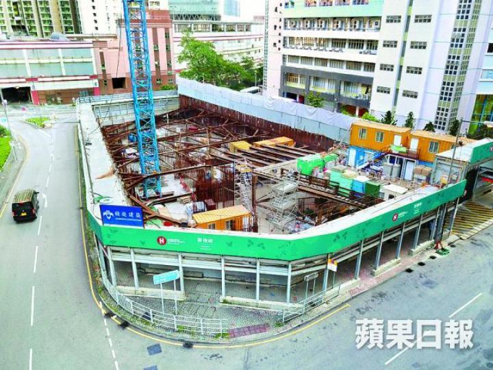 ■房協兩資助房屋項目共收到逾9萬份申請表;圖為將軍澳翠嶺峰地盤。資料圖片 ■房協兩資助房屋項目共收到逾9萬份申請表;圖為將軍澳翠嶺峰地盤。資料圖片