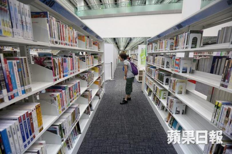 ■現時的智能身份證的晶片,可用作公共圖書證、電子病歷卡及醫療券等非入境事務用途。 ■現時的智能身份證的晶片,可用作公共圖書證、電子病歷卡及醫療券等非入境事務用途。