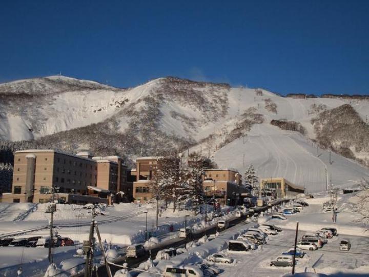 ■二世古以粉雪聞名於世,不少外地買家到當地投資物業。 資料圖片 ■二世古以粉雪聞名於世,不少外地買家到當地投資物業。 資料圖片