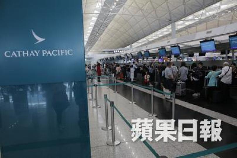 ■國泰計劃將附屬公司地勤人員合併旗下,惟人工福利等不同惹批評。 ■國泰計劃將附屬公司地勤人員合併旗下,惟人工福利等不同惹批評。