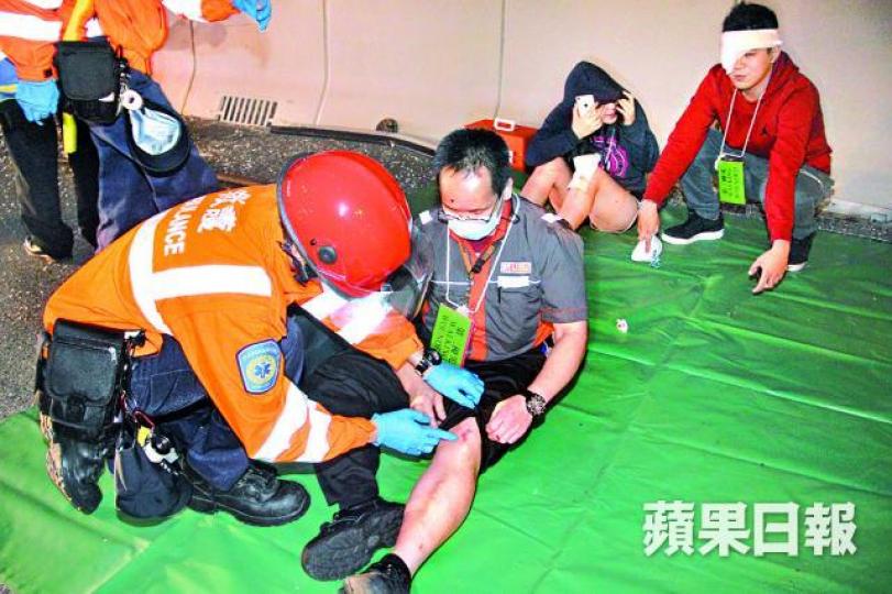 ■車長於意外中受輕傷,治理後被警方拘捕。 ■車長於意外中受輕傷,治理後被警方拘捕。