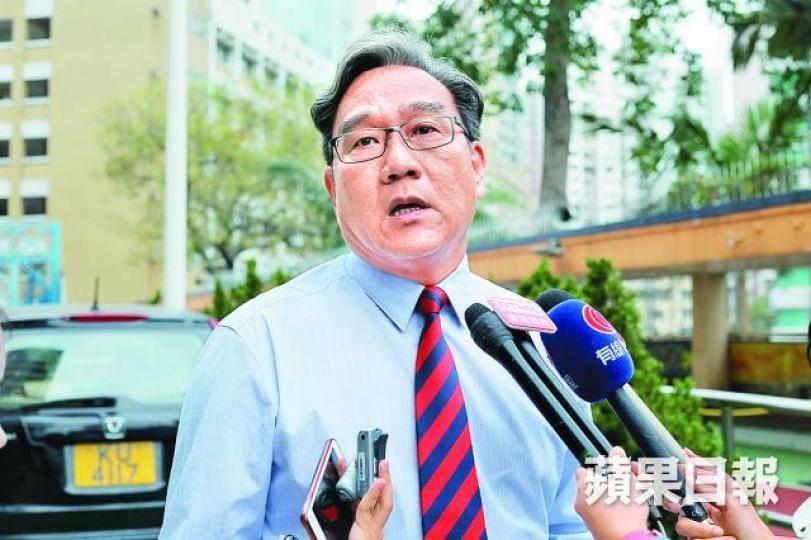 ■培正中學副校長鄭景亮表示,校方會全力配合警方調查。 ■培正中學副校長鄭景亮表示,校方會全力配合警方調查。