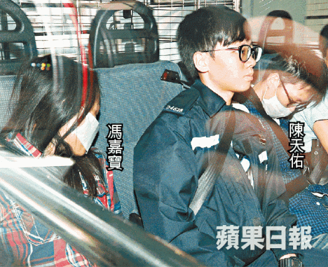 ■兩名被告昨出庭應訊。張志華攝 ■兩名被告昨出庭應訊。張志華攝