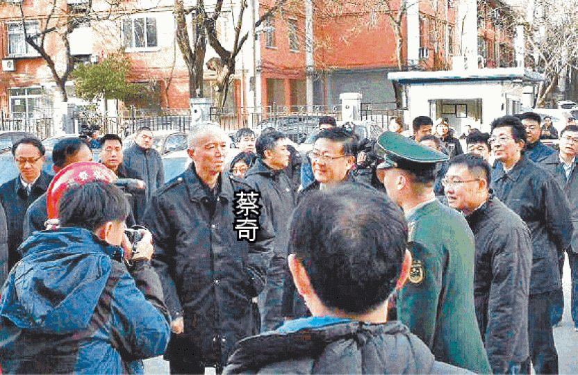 ■北京市委書記蔡奇現身西城區街頭。 ■北京市委書記蔡奇現身西城區街頭。