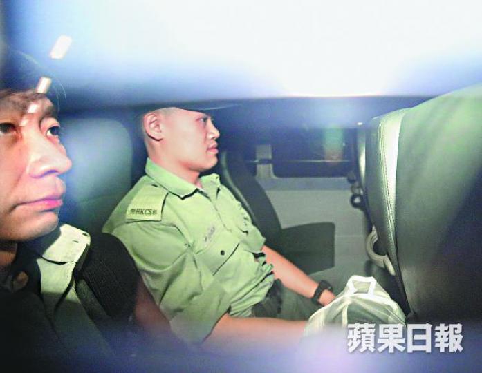 ■陳文深(左)昨被裁定謀殺情婦秦嘉儀罪成,乘囚車離開法院。黎樹雄攝■情婦秦嘉儀。資料圖片 ■陳文深(左)昨被裁定謀殺情婦秦嘉儀罪成,乘囚車離開法院。黎樹雄攝■情婦秦嘉儀。資料圖片