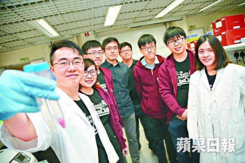 ■中大學生團隊表示有望製作禽流感病毒試紙作快速測試。朱家駿攝 ■中大學生團隊表示有望製作禽流感病毒試紙作快速測試。朱家駿攝