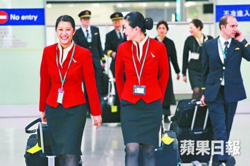 ■國泰的1%加薪安排適用於空中服務員卻不適用於機師。資料圖片 ■國泰的1%加薪安排適用於空中服務員卻不適用於機師。資料圖片