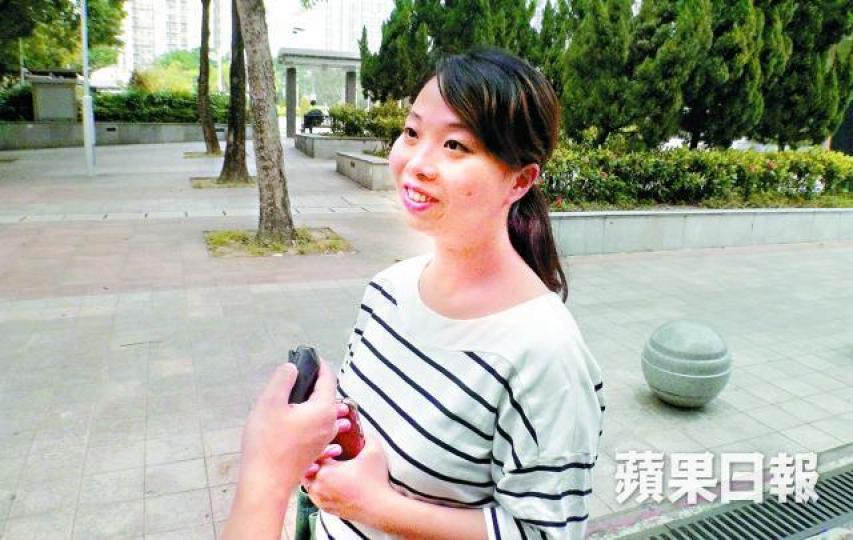 ■陳太早於2013年已在睇樓,現時對置業希望變得心淡。■黃先生表示,「樓市咁升法,小市民都唔知點搞」。 ■陳太早於2013年已在睇樓,現時對置業希望變得心淡。■黃先生表示,「樓市咁升法,小市民都唔知點搞」。
