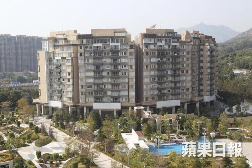 ■星堤9座頂層B室連天台特色戶,實用1,201方呎,以1,400萬元成交。 ■星堤9座頂層B室連天台特色戶,實用1,201方呎,以1,400萬元成交。