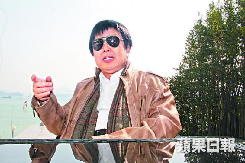 ■蔡志明昨指曹貴子仍欠他5億元未清還。莊建鑫攝■曹貴子(右)為康健國際醫療創辦人,蔡志明(左)於2005年入股康健,並讓女兒蔡加怡(中)擔任主席。資料圖片 ■蔡志明昨指曹貴子仍欠他5億元未清還。莊建鑫攝■曹貴子(右)為康健國際醫療創辦人,蔡志明(左)於2005年入股康健,並讓女兒蔡加怡(中)擔任主席。資料圖片
