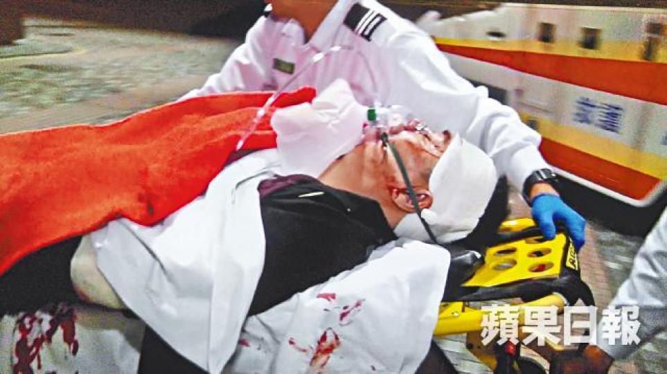 ■貨櫃場男東主頭部及手腳遭斬傷,送院救治。 ■貨櫃場男東主頭部及手腳遭斬傷,送院救治。