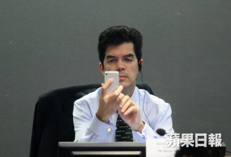 ■David Webb半年前發表的「謎網50」,發展下來,情節離奇,比電視劇還要精彩。 資料圖片 ■David Webb半年前發表的「謎網50」,發展下來,情節離奇,比電視劇還要精彩。 資料圖片