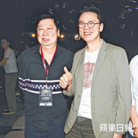 ■吳雨(左)與陳志雲聯手,助亞視翻生。資料圖片■陳啟泰曾主持的《百萬富翁》贏盡收視。資料圖片■亞視花2,000萬買入范冰冰主演的古裝劇《贏天下》香港播映權。微博圖片 ■吳雨(左)與陳志雲聯手,助亞視翻生。資料圖片■陳啟泰曾主持的《百萬富翁》贏盡收視。資料圖片■亞視花2,000萬買入范冰冰主演的古裝劇《贏天下》香港播映權。微博圖片