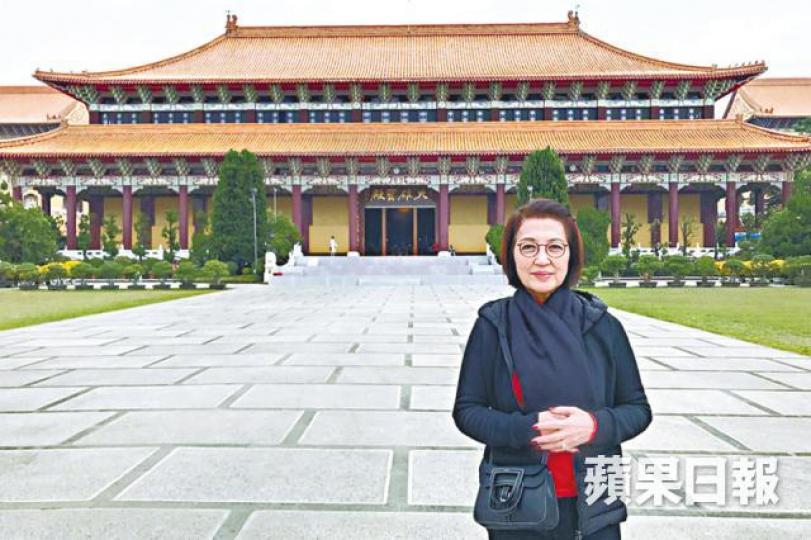 ■馬海倫日前到高雄的佛光山為離世的好姊妹誦經。 ■馬海倫日前到高雄的佛光山為離世的好姊妹誦經。