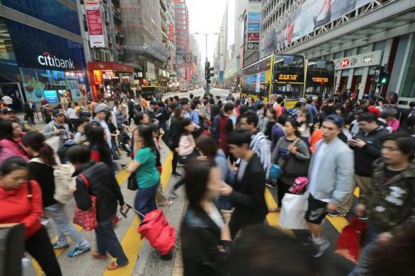 ■恒指於4至11月累升15.35%,但打工仔對強積金的滿意度未見大變化。資料圖片 ■恒指於4至11月累升15.35%,但打工仔對強積金的滿意度未見大變化。資料圖片
