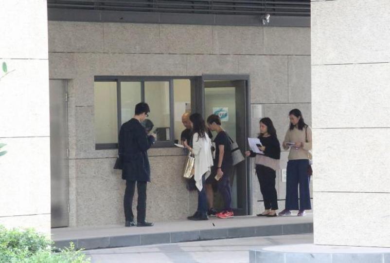 ■將軍澳某新樓盤入伙,業主們竟然發現座頭無保安員。資料圖片 ■將軍澳某新樓盤入伙,業主們竟然發現座頭無保安員。資料圖片
