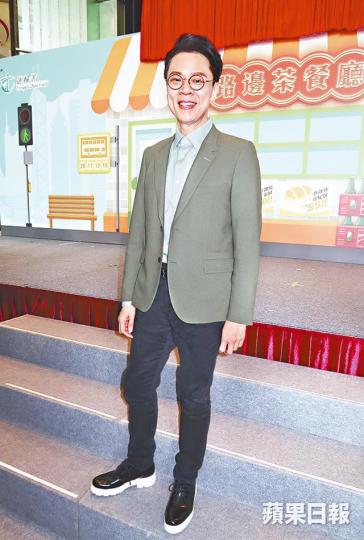 ■志雲對Raymond做方逸華接班人不感驚訝。■腳傷未癒的欣宜要坐着受訪。■志雲笑說王喜不時都會陪他買西裝。資料圖片■陳志雲將主持新一輯《百萬富翁》。資料圖片 ■志雲對Raymond做方逸華接班人不感驚訝。■腳傷未癒的欣宜要坐着受訪。■志雲笑說王喜不時都會陪他買西裝。資料圖片■陳志雲將主持新一輯《百萬富翁》。資料圖片