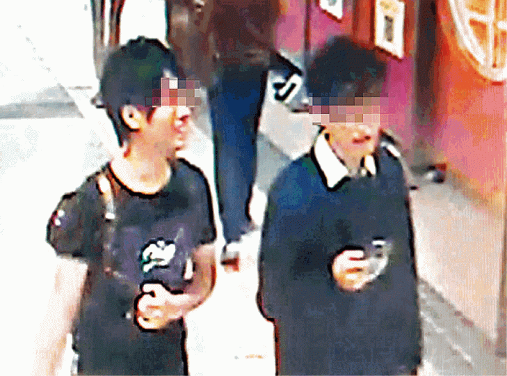 ■兩名教大學生的CCTV截圖事後被外洩。 ■兩名教大學生的CCTV截圖事後被外洩。