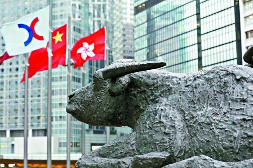 ■恒指自年初起累計錄31.1%升幅,是繼2009年後表現最佳一年。資料圖片 ■恒指自年初起累計錄31.1%升幅,是繼2009年後表現最佳一年。資料圖片