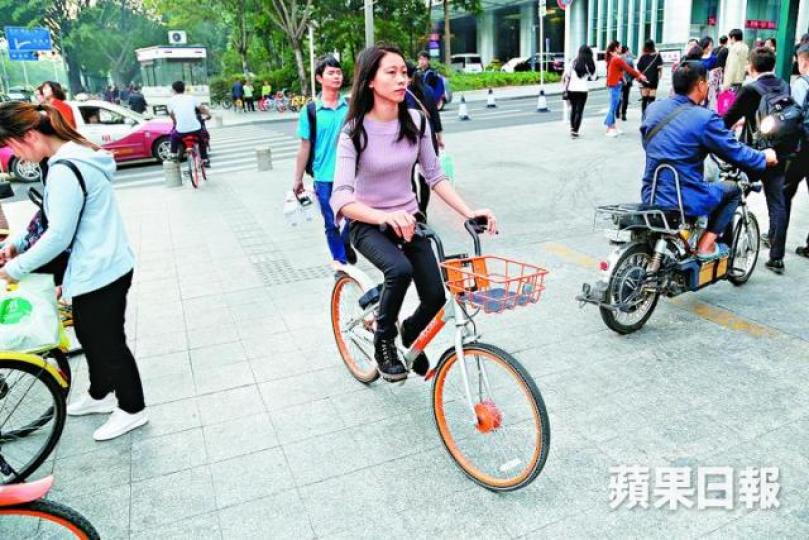 ■共享單車在內地極為普及。 江俊豪攝 ■共享單車在內地極為普及。 江俊豪攝