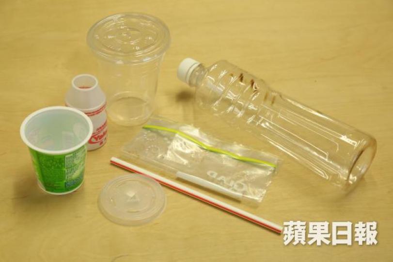 ■超市食物盒、豆奶樽(5號膠)、益力多樽(6號膠)都是常見低端廢膠。 ■超市食物盒、豆奶樽(5號膠)、益力多樽(6號膠)都是常見低端廢膠。