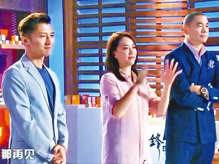 ■霆鋒與霍汶希都有份主持《鋒味》。互聯網圖片■「素食女王」Daphne Cheng被要求煮肉類,而被迫退賽。互聯網圖片 ■霆鋒與霍汶希都有份主持《鋒味》。互聯網圖片■「素食女王」Daphne Cheng被要求煮肉類,而被迫退賽。互聯網圖片
