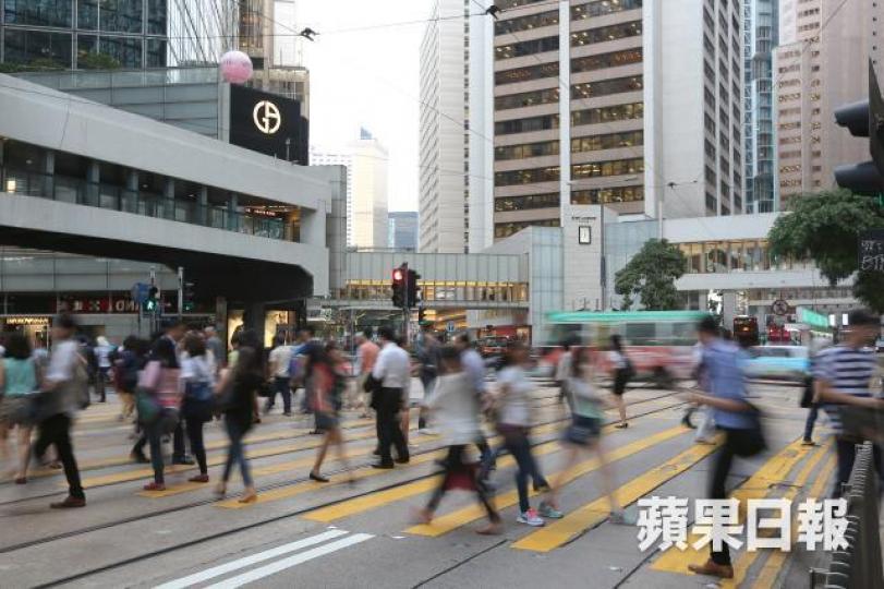 ■香港打工仔是亞太區中最不快樂。資料圖片 ■香港打工仔是亞太區中最不快樂。資料圖片