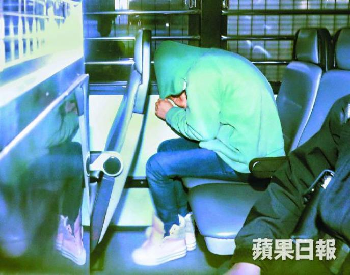 ■被控謀殺的曹燕昨提堂後還押懲教署看管。何家達攝 ■被控謀殺的曹燕昨提堂後還押懲教署看管。何家達攝