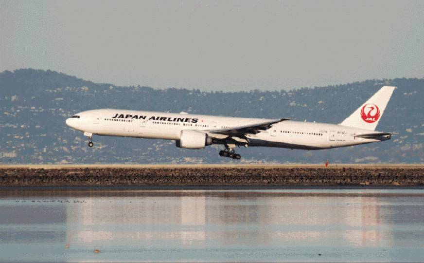 ■日本航空於今年8月及9月,先後遇上電郵詐騙,被騙走共2,650萬港元。資料圖片 ■日本航空於今年8月及9月,先後遇上電郵詐騙,被騙走共2,650萬港元。資料圖片