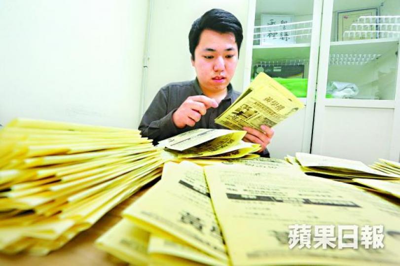 ■黃學禮稱區議員的工作令巿民更明白他的理念。王子俊攝■徐子見在議會內外經常碰壁，但坦言無時間灰心。邱仲權攝■徐子見需暫設「外勤辦公室」。■鄺葆賢不時設街站，珍惜與街坊的相處時間。何家達攝
