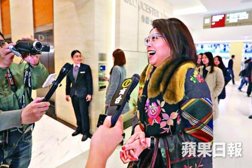 ■大律師公會前主席譚允芝稱,鄭若驊是接任律政司司長的合適人選。 ■大律師公會前主席譚允芝稱,鄭若驊是接任律政司司長的合適人選。