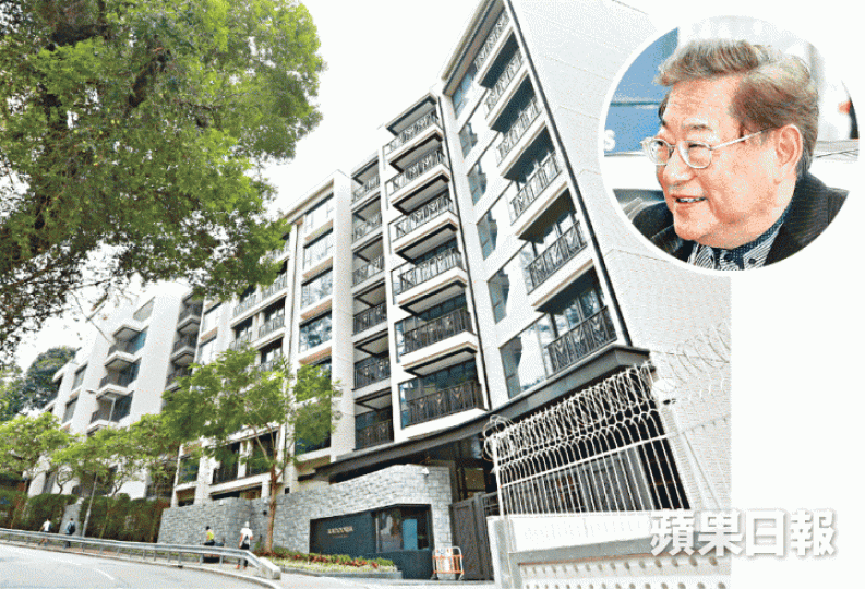 ■導演吳思遠（圖）以呎價近7萬購入Kadooria地下特色戶。