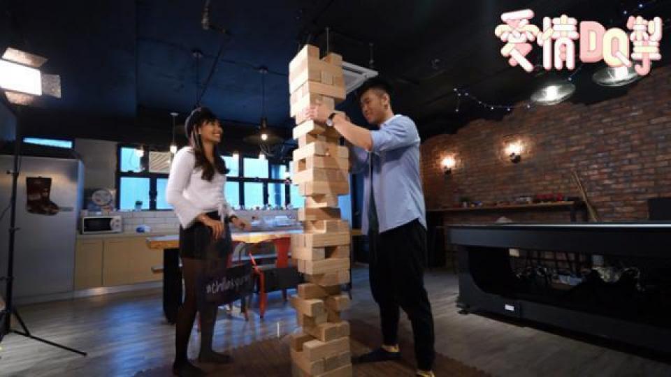浩嵐帶Sumi嚟到一間Party Room玩。Sumi見到個波波池好興奮。做model嘅Sumi教浩嵐擺pose影相。究竟浩嵐補送咗啲咩,搞到Sumi笑到四萬咁口?想知佢哋想唔想有下次約會?快啲睇片! 浩嵐帶Sumi嚟到一間Party Room玩。Sumi見到個波波池好興奮。做model嘅Sumi教浩嵐擺pose影相。究竟浩嵐補送咗啲咩,搞到Sumi笑到四萬咁口?想知佢哋想唔想有下次約會?快啲睇片!