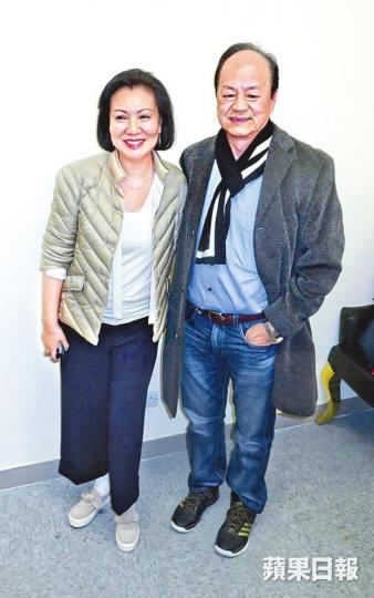 ■狄龍前晚與太太現身電影活動,自言想演多些不同角色。 ■狄龍前晚與太太現身電影活動,自言想演多些不同角色。