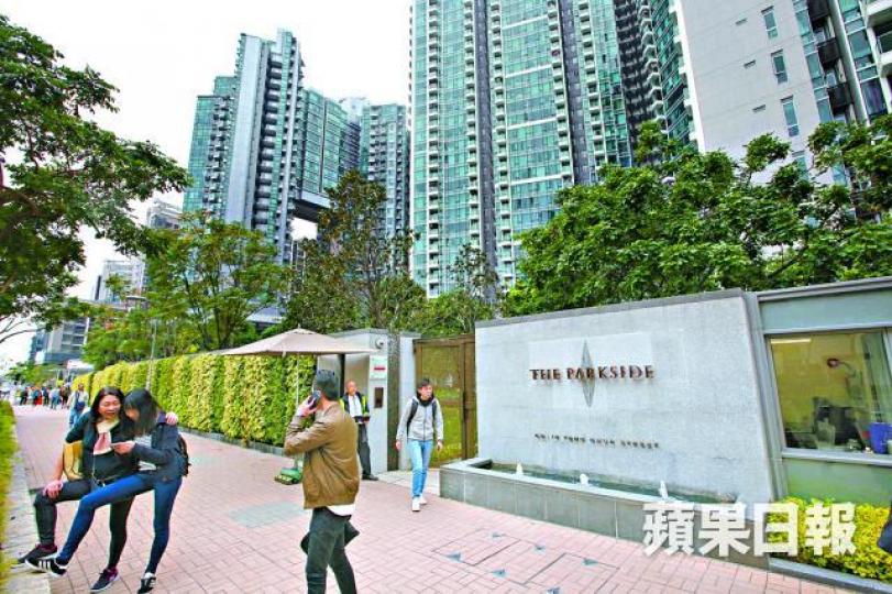 ■The Parkside3座高層B室兩房戶,實用520方呎,享正南海景,剛以880萬元成交。陳善南攝 ■The Parkside3座高層B室兩房戶,實用520方呎,享正南海景,剛以880萬元成交。陳善南攝