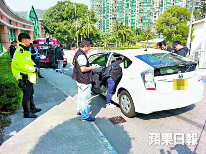 ■司機逃去無蹤，警方事後於涉案私家車蒐證。簡明恩攝
