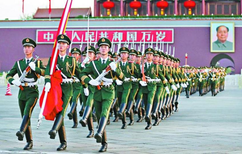 ■天安門國旗護衞隊將脫離武警,編入解放軍三軍儀仗隊。互聯網 ■天安門國旗護衞隊將脫離武警,編入解放軍三軍儀仗隊。互聯網