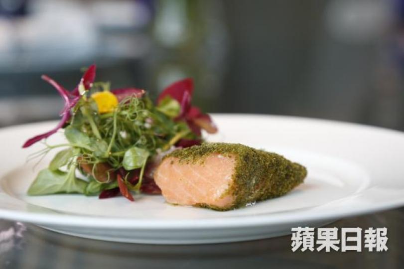 ■養殖三文魚的魚肉越肥和越紅,並不等於越優質。 ■養殖三文魚的魚肉越肥和越紅,並不等於越優質。