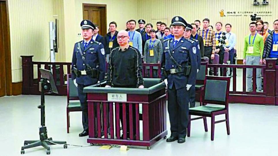 ■吳淦前日在天津市第二中級人民法院被重判8年。 ■吳淦前日在天津市第二中級人民法院被重判8年。